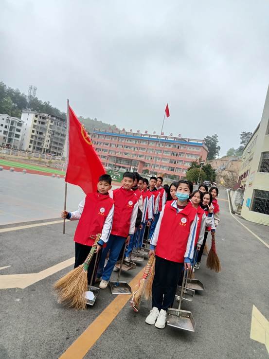 塘渡口中學開展志愿者服務活動 ——-共創(chuàng)文明城市、共建文明校園