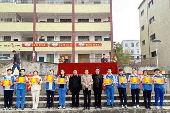 塘渡口中學(xué)舉行2022年春季開學(xué)典禮