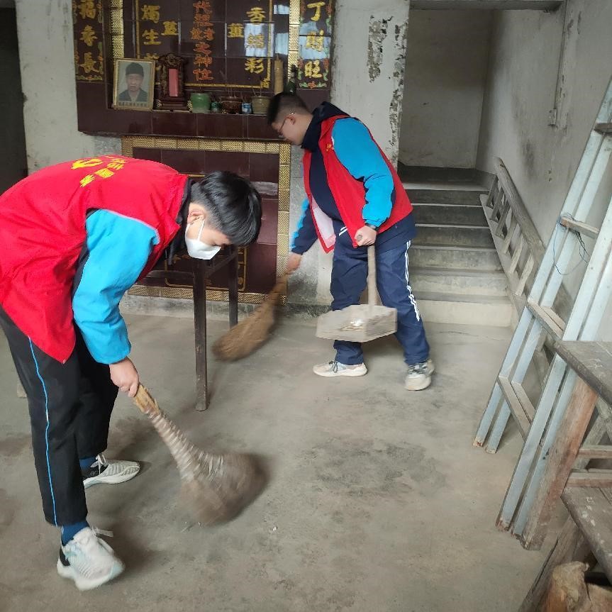 邵陽市湘郡銘志學(xué)校倡導(dǎo)師生開展愛心公益活動