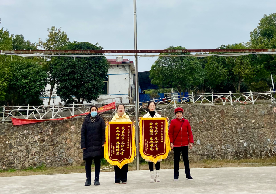 家訪救三命，盡職顯擔當