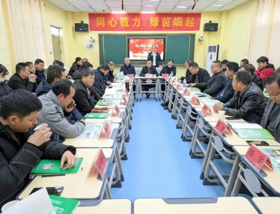 邵陽(yáng)縣首屆中小學(xué)校園足球文化交流活動(dòng)在七中順利舉行