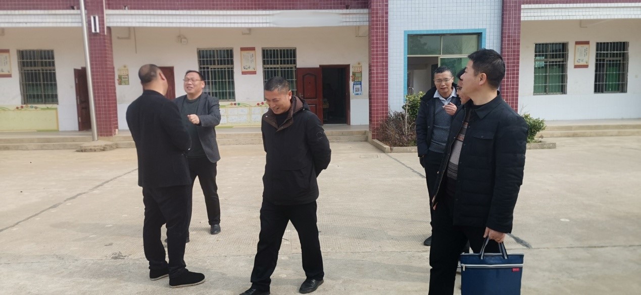 邵陽縣谷洲鎮(zhèn)中心學校領導赴酈家坪鎮(zhèn)杉木橋中學、姚家鋪小學考察學習勞動課程基地建設
