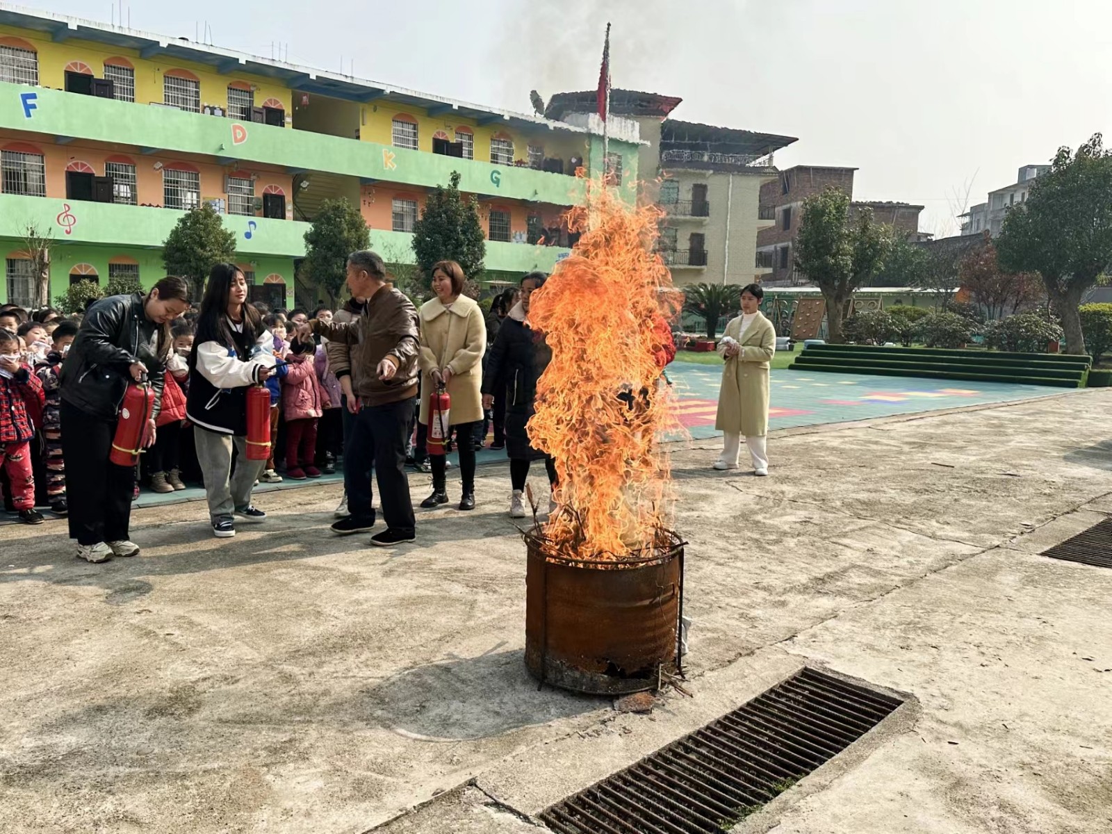 平安校園在我心，安全行動(dòng)手中行