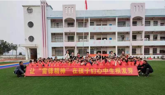 新寧縣萬(wàn)塘鄉(xiāng)白馬田幼兒園舉行“雷鋒學(xué)習(xí)月”啟動(dòng)儀式