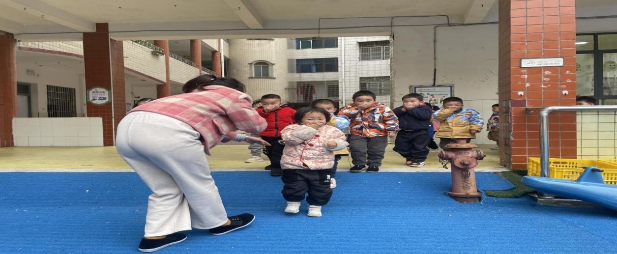 新寧縣幼兒園開展消防安全培訓(xùn)和疏散演練活動(dòng)