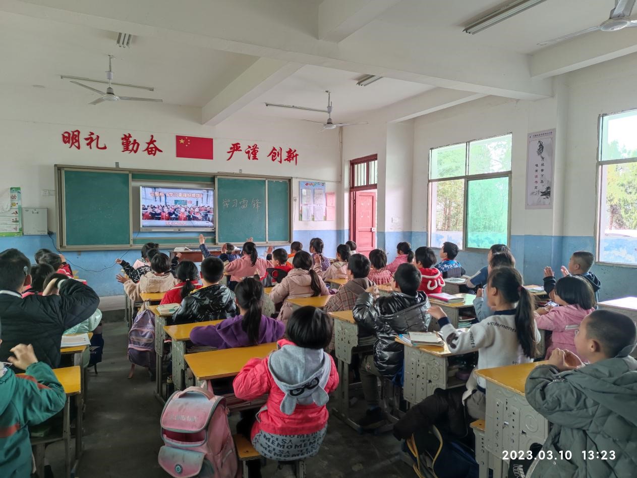 新寧縣萬塘鄉(xiāng)白馬田中心小學(xué) 開展“學(xué)雷鋒，做有道德的人”主題活動