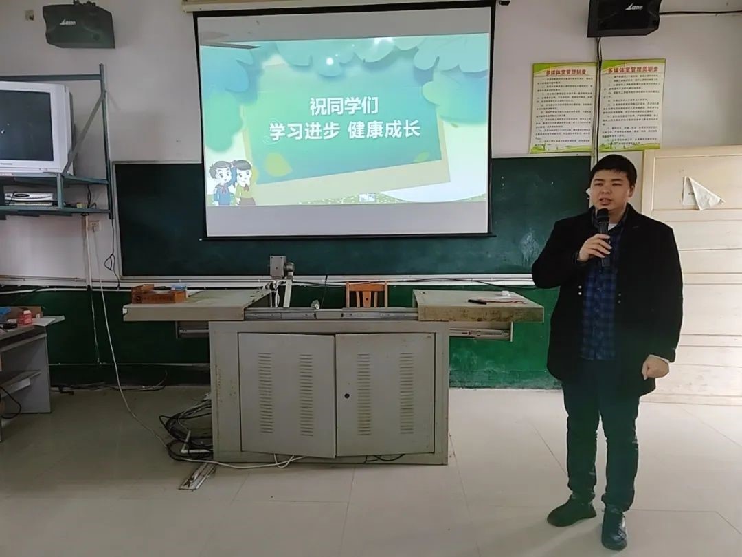 法治宣講進校園 筑牢校園安全墻