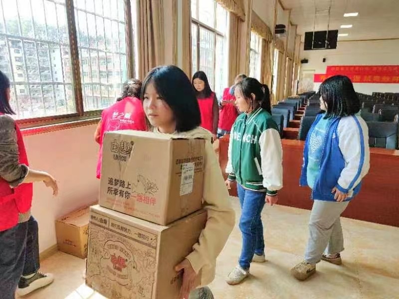愛心護(hù)蕾，護(hù)航成長