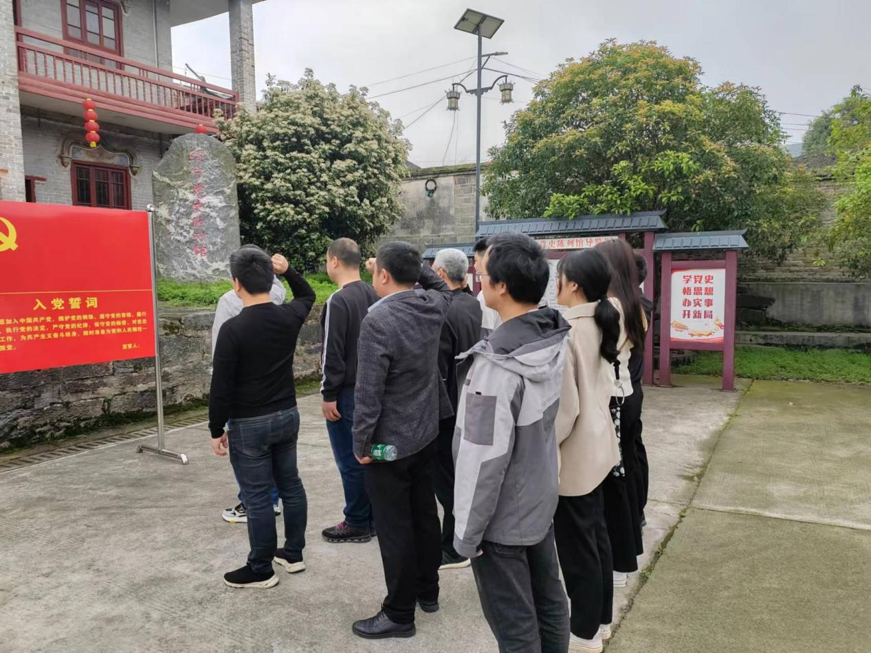 銘記光輝歷史，傳承紅色基因