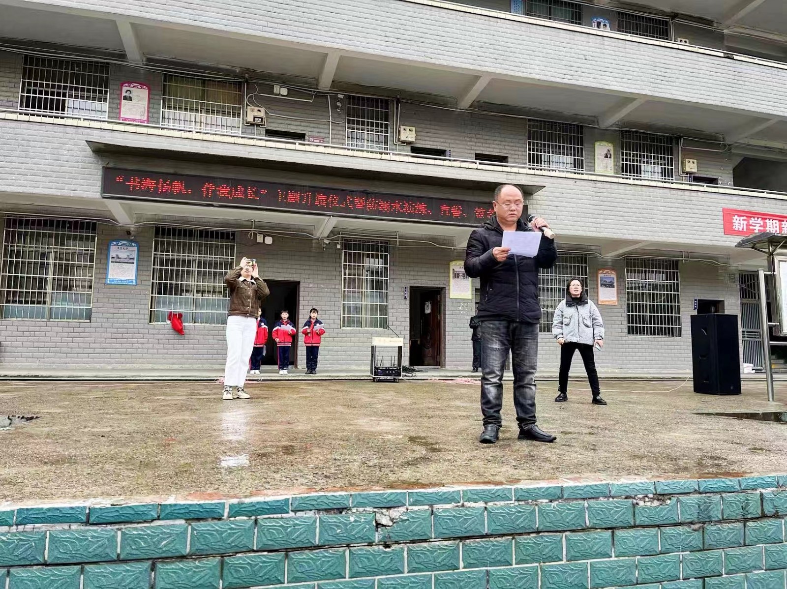 開展防溺水演練、宣誓暨簽名宣誓