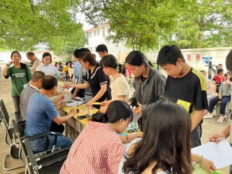 品味傳統(tǒng)文化魅力，探尋古典詩(shī)詞之美