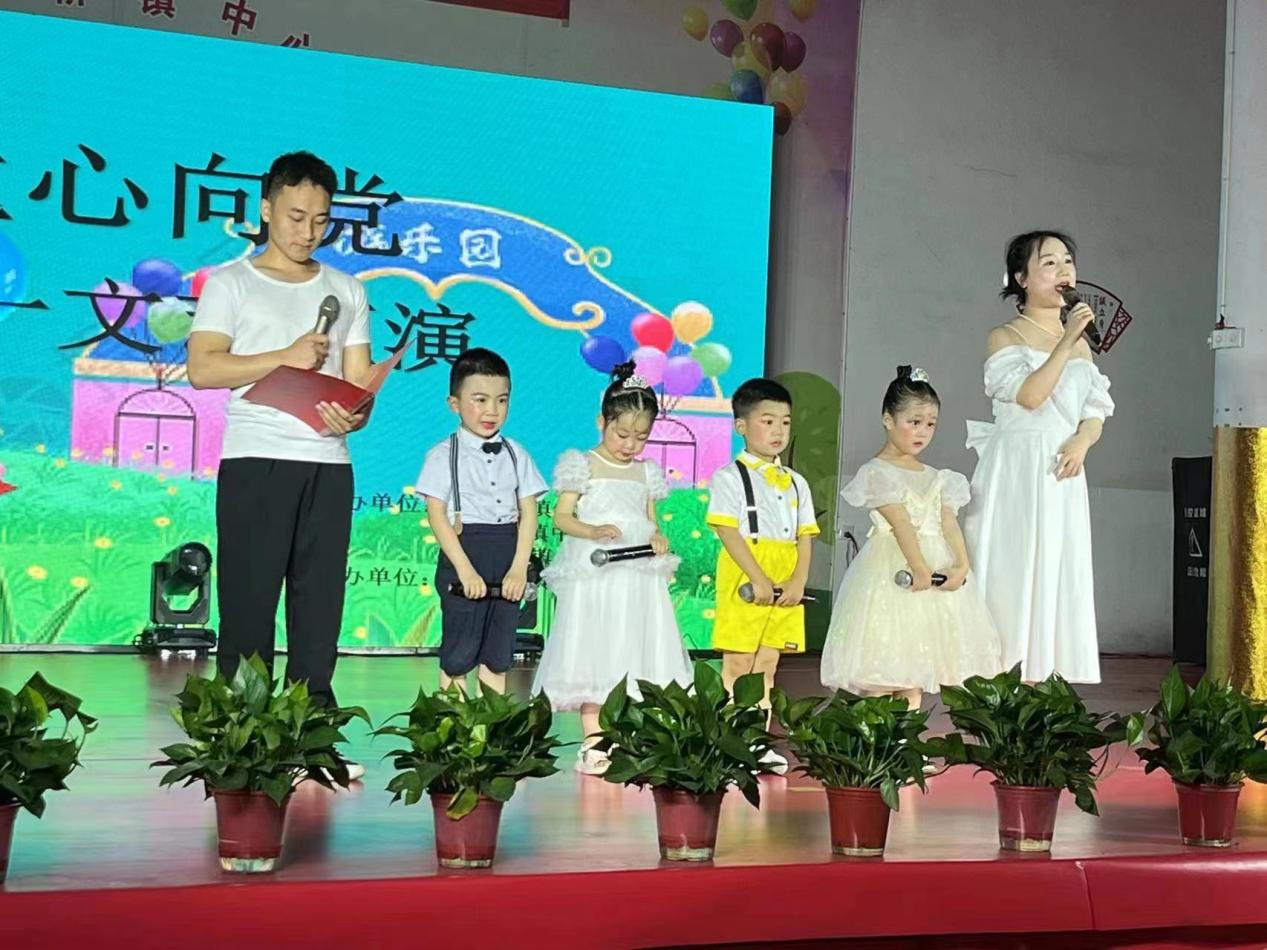 同心向黨，茁壯成長(zhǎng)