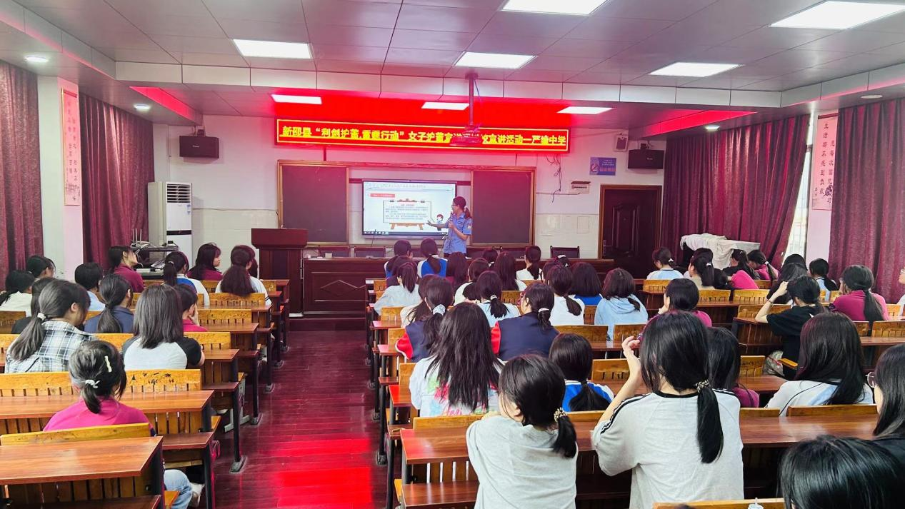 法治宣講進校園  利劍護蕾助成長