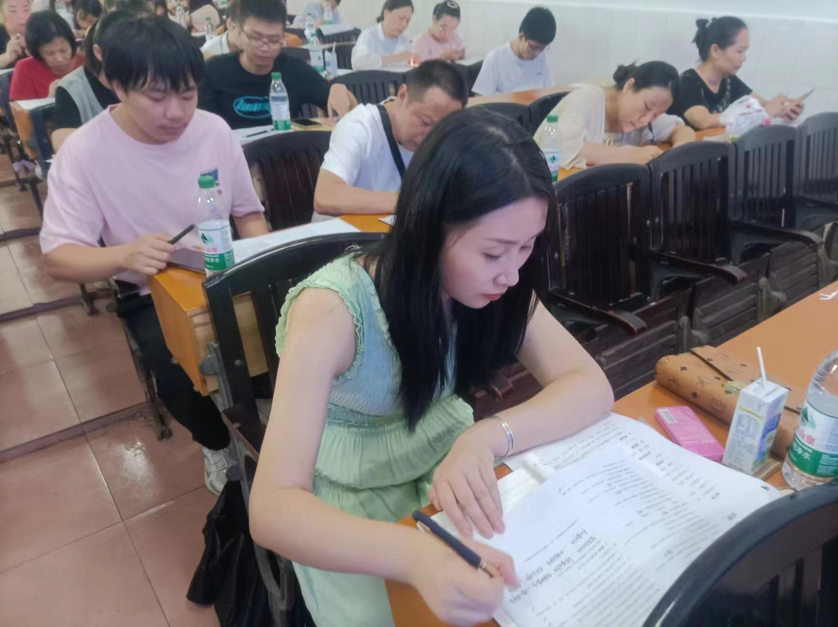 白沙中心學(xué)校舉行師德師風(fēng)集中培訓(xùn)，打造“四有”好教師團(tuán)隊