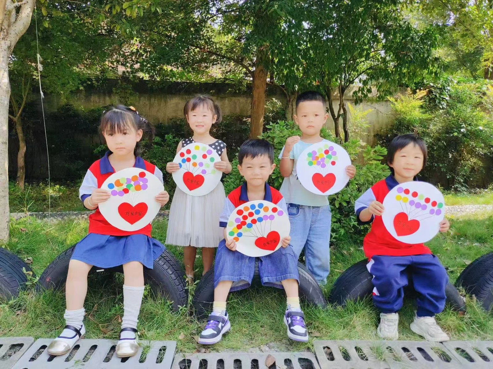 回龍寺鎮(zhèn)中心幼兒園開(kāi)展國(guó)慶節(jié)主題活動(dòng)