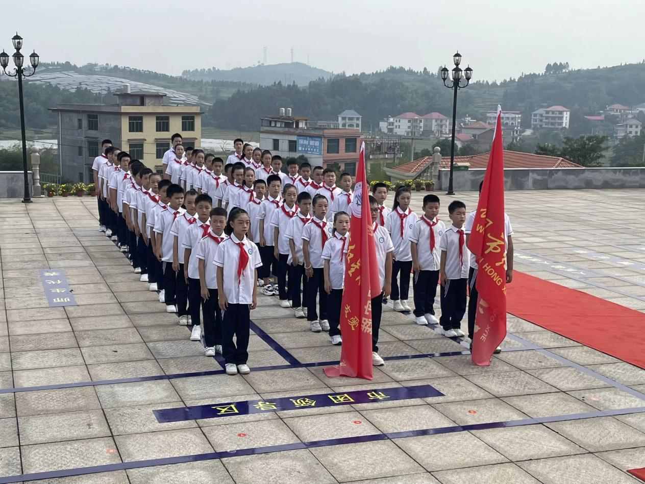 追憶崢嶸歲月  弘揚先烈精神