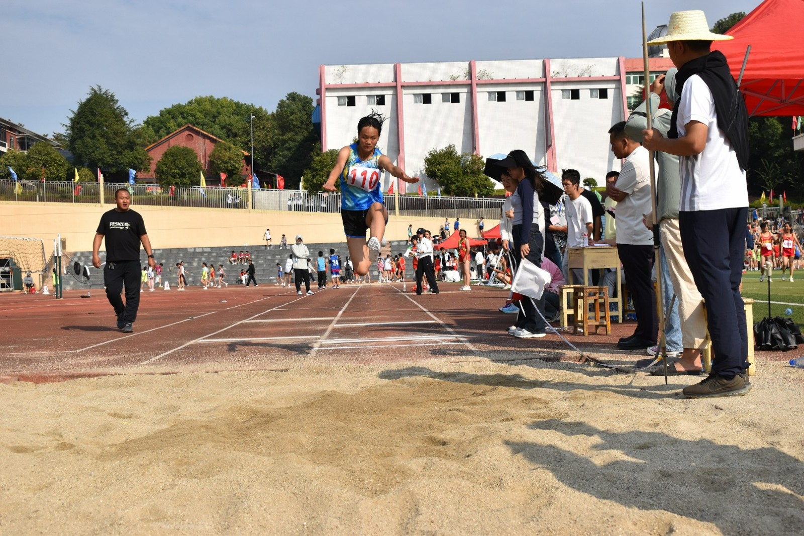 隆回縣2024年中小學(xué)生田徑運動會圓滿落幕
