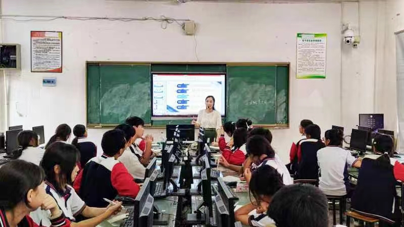 讓理性愛(ài)國(guó)成為愛(ài)國(guó)的正確“打開(kāi)方式” 2024秋季學(xué)期邵陽(yáng)縣工業(yè)職中團(tuán)課開(kāi)課啦~
