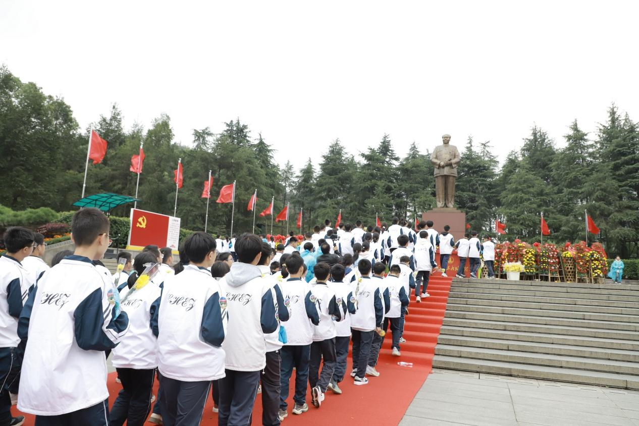 隆回二中全員參與“我的韶山行”紅色研學