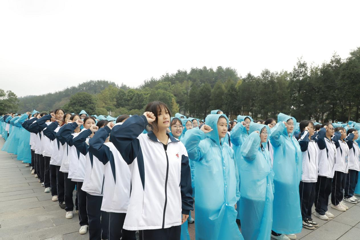 隆回二中全員參與“我的韶山行”紅色研學