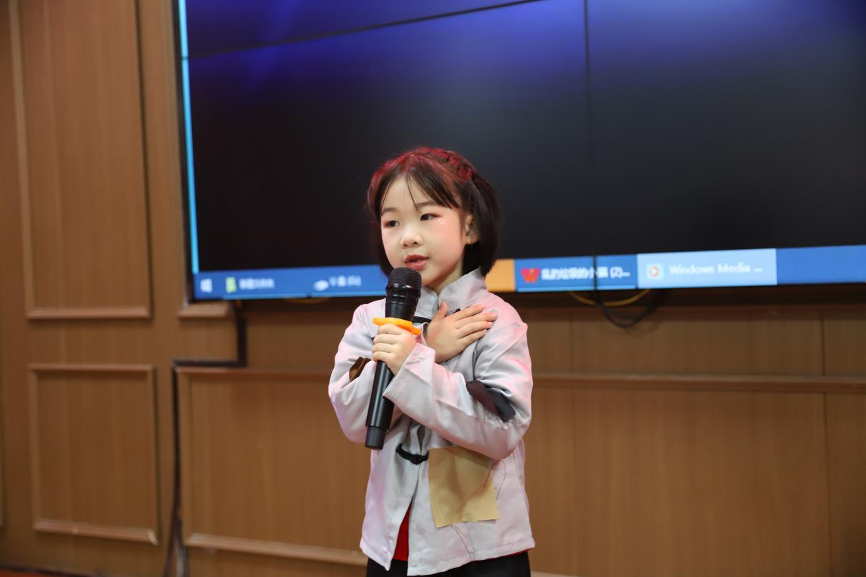 城區(qū)二小舉行愛(ài)國(guó)主題語(yǔ)言類(lèi)演講復(fù)賽