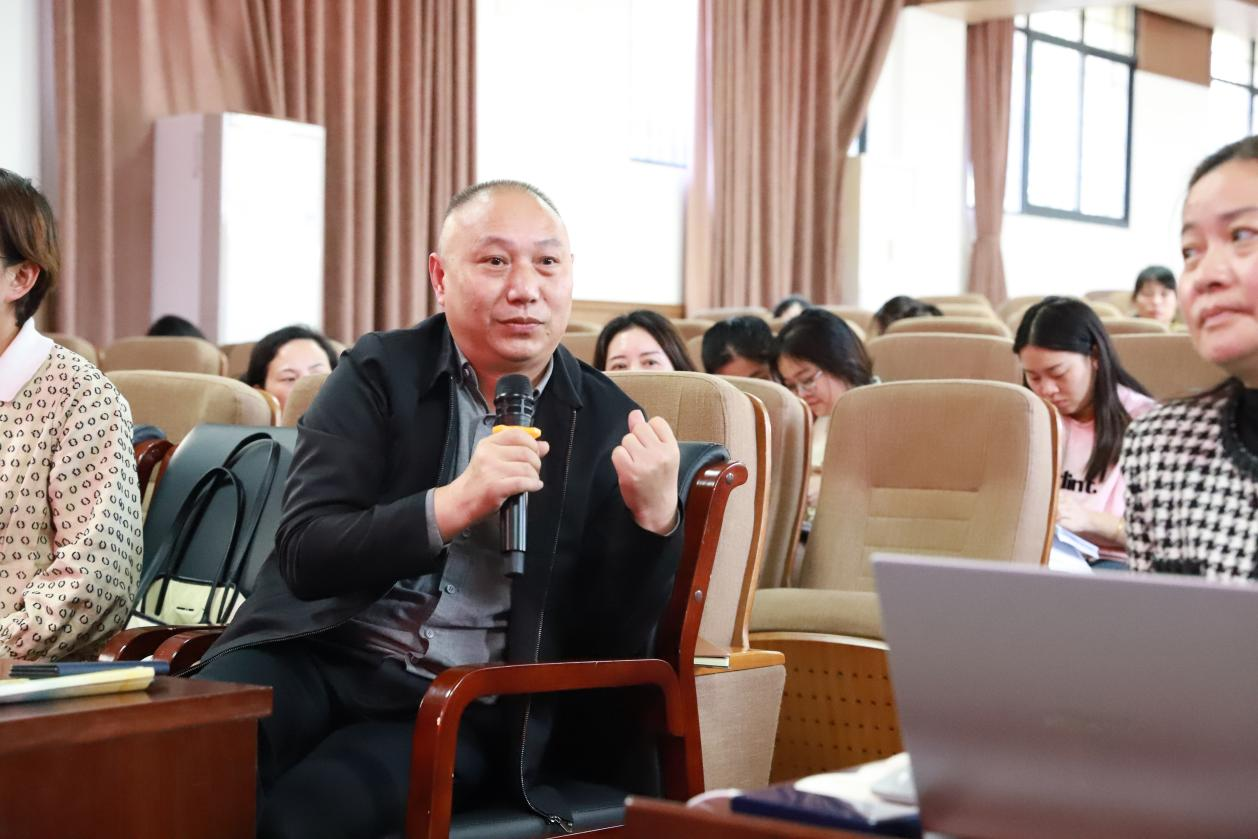 城區(qū)二小舉行“國培計劃（2024）”邵東市主題式校本研修項目中期視導