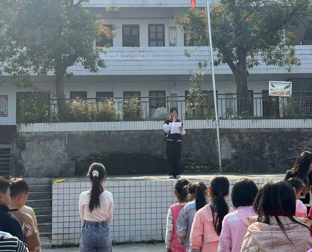 白沙中心小學(xué)開展誠信教育