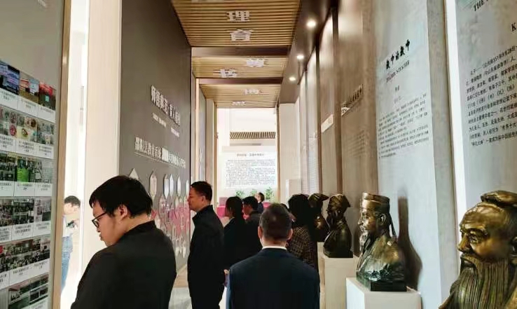 揚清正廉潔之風(fēng)，辦人民滿意教育