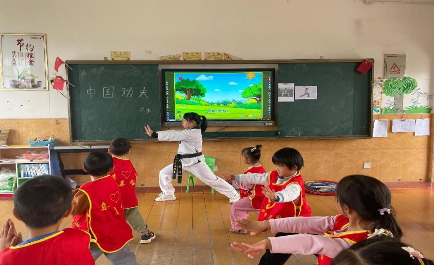 萬塘鄉(xiāng)白馬田幼兒園開展“優(yōu)質(zhì)課堂潤(rùn)童心”公開課教研