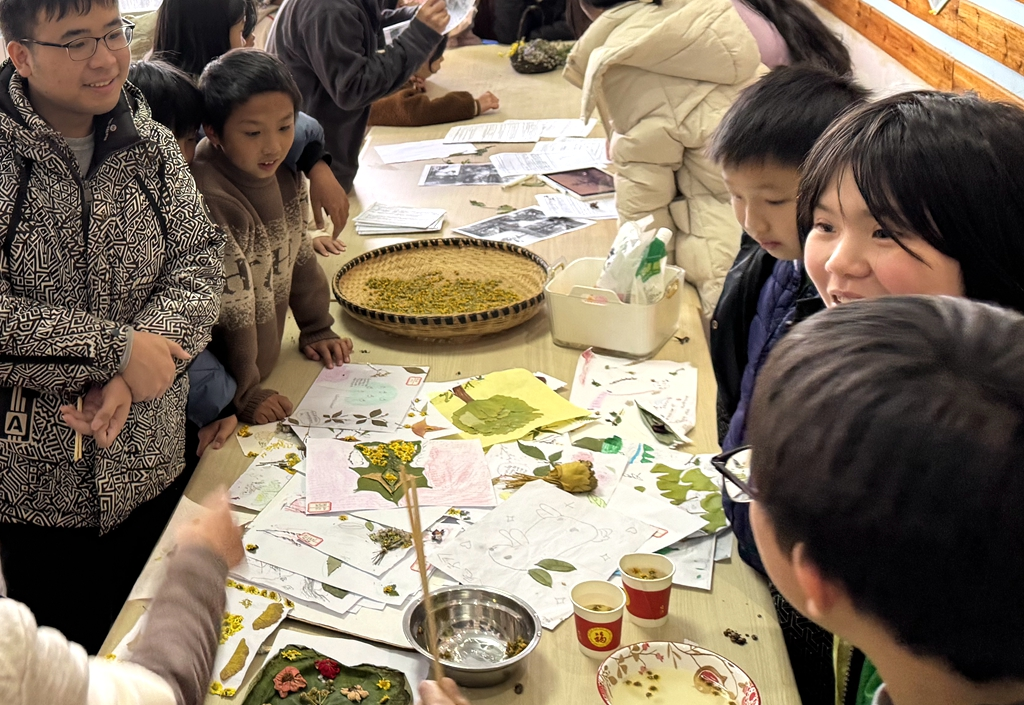 河伯中學(xué)：探索多彩大自然，科學(xué)之光閃耀校園
