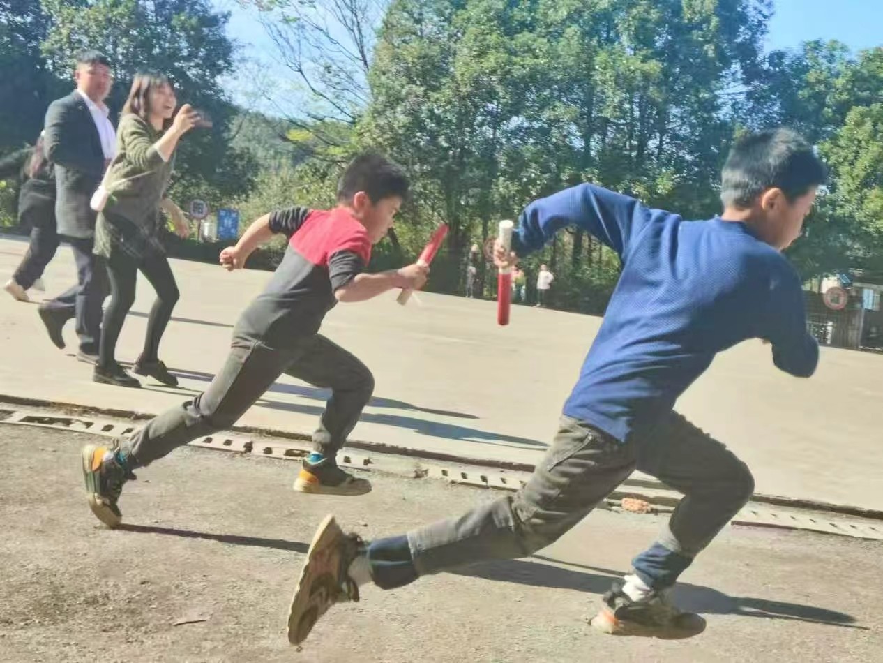 下花橋鎮(zhèn)中心完全小學(xué)：冬日伴暖陽(yáng) 運(yùn)動(dòng)添風(fēng)采