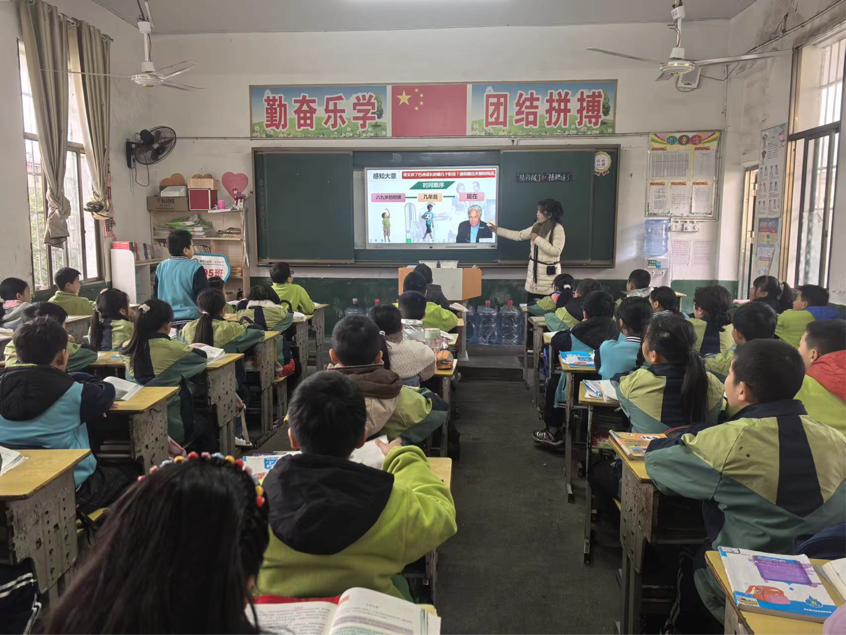 塘渡口鎮(zhèn)第二完全小學開展校本研修集體備課