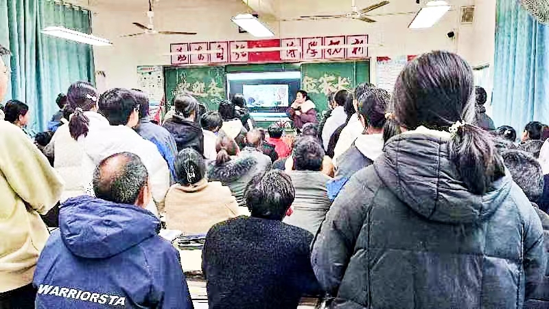 五峰鋪鎮(zhèn)青云中學舉辦家校溝通活動