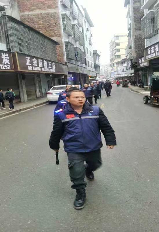 青云中學(xué)多舉并施，筑牢校園安全“守護(hù)網(wǎng)”