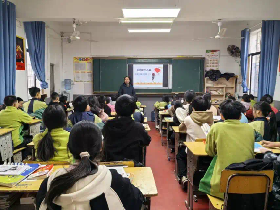 塘渡口鎮(zhèn)第二完全小學成功舉辦留守兒童快樂日