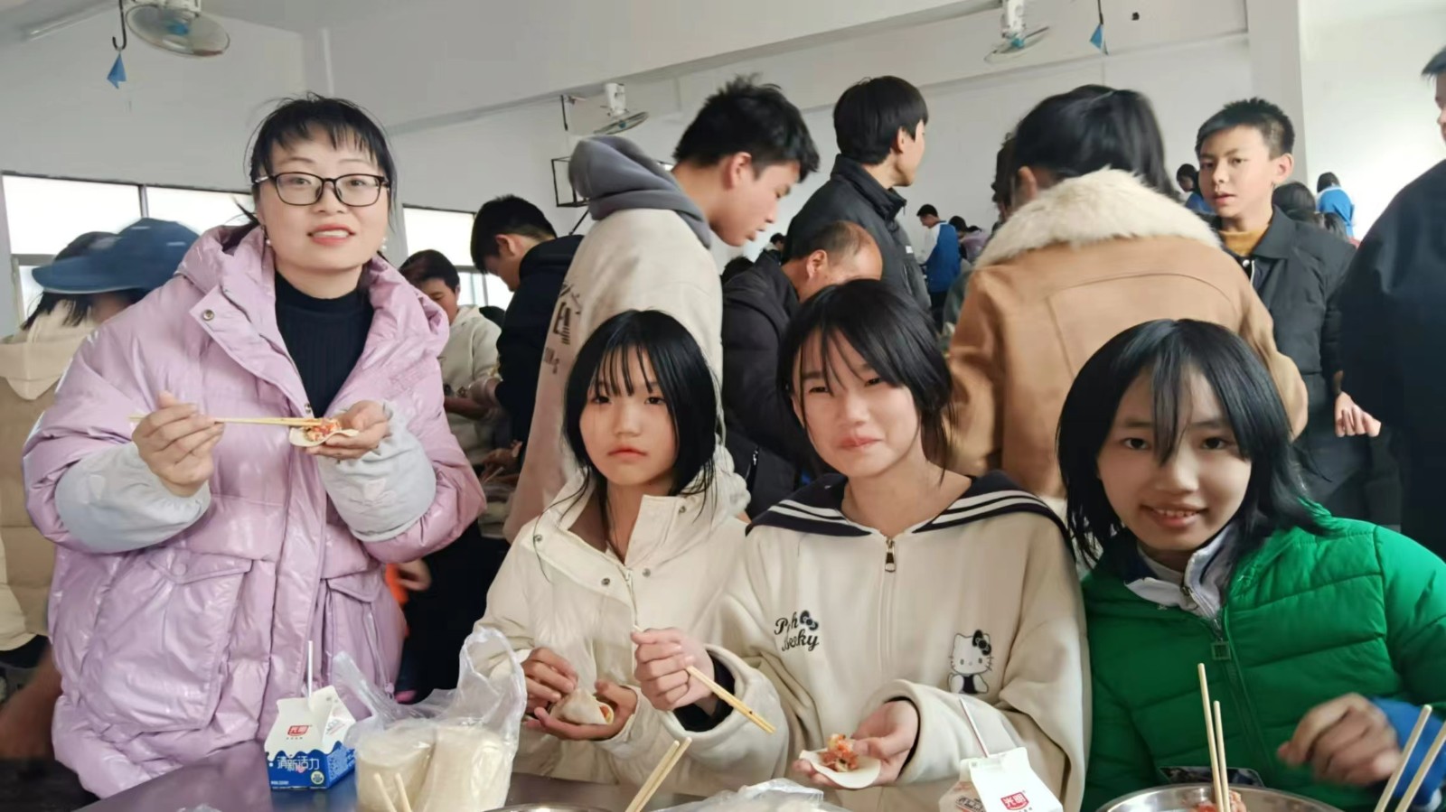 梽木山中學(xué)冬季運動會圓滿舉行，師生共享歡樂時光