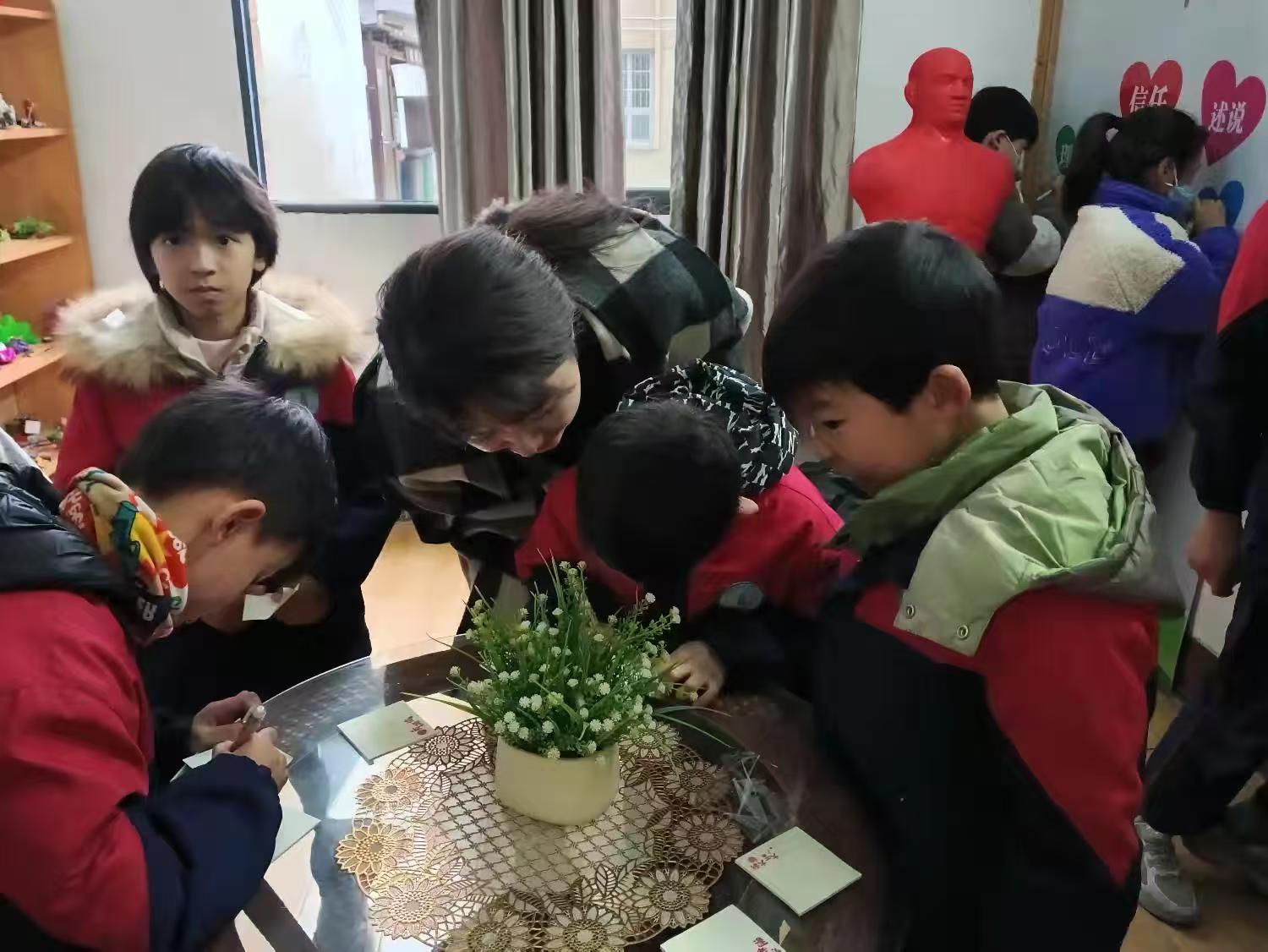 “冬陽(yáng)照進(jìn)心靈，愛與溫暖同行”北塔小學(xué)開展團(tuán)輔活動(dòng)