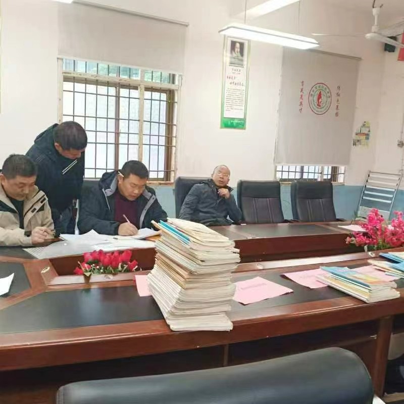 塘田市鎮(zhèn)中心學校開展教學常規(guī)檢查 夯實教育教學根基