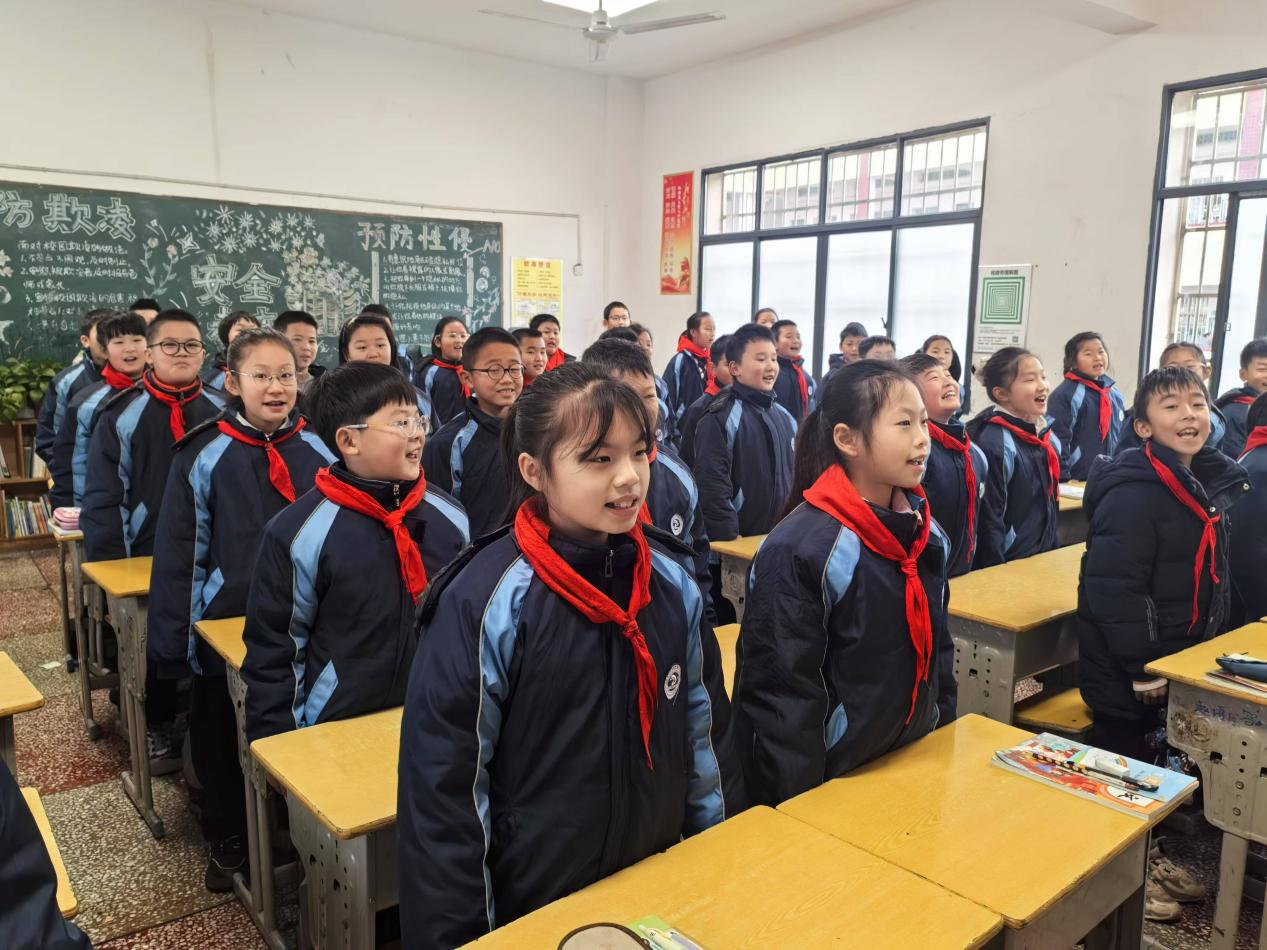 魅力二小舉行開學(xué)典禮：乘教育春風(fēng)，啟二五新程