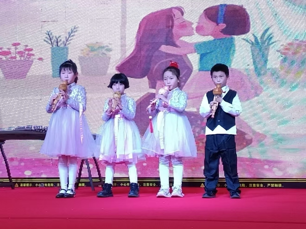 古風(fēng)絲韻奏響新春，民族器樂閃耀華盛堂