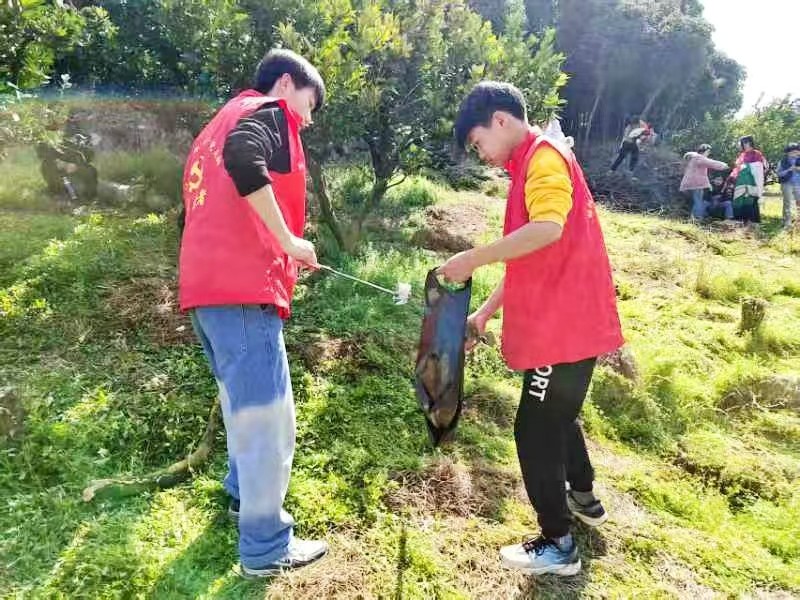 春日踐行雷鋒志   暖行不負好時光