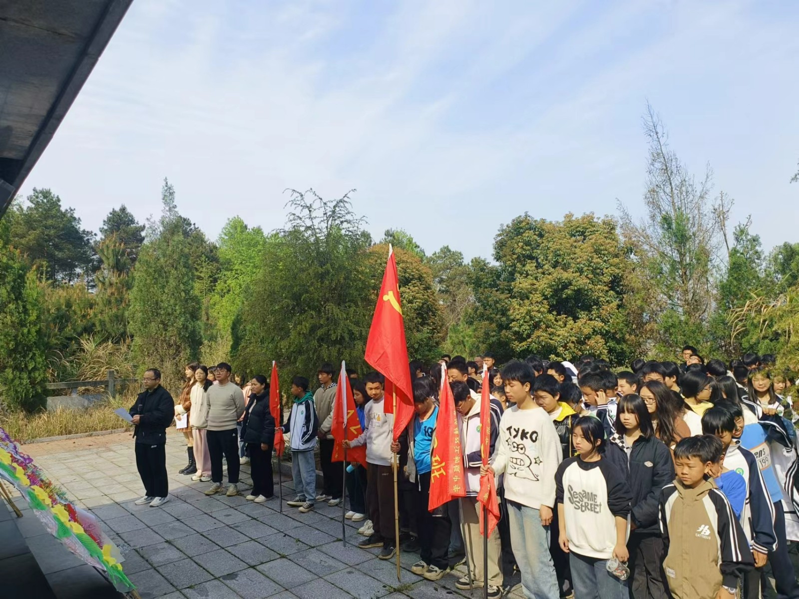 ????清明祭英烈 傳承愛國志