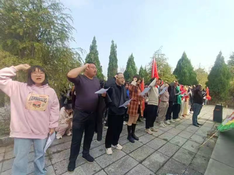 ????清明祭英烈 傳承愛國志
