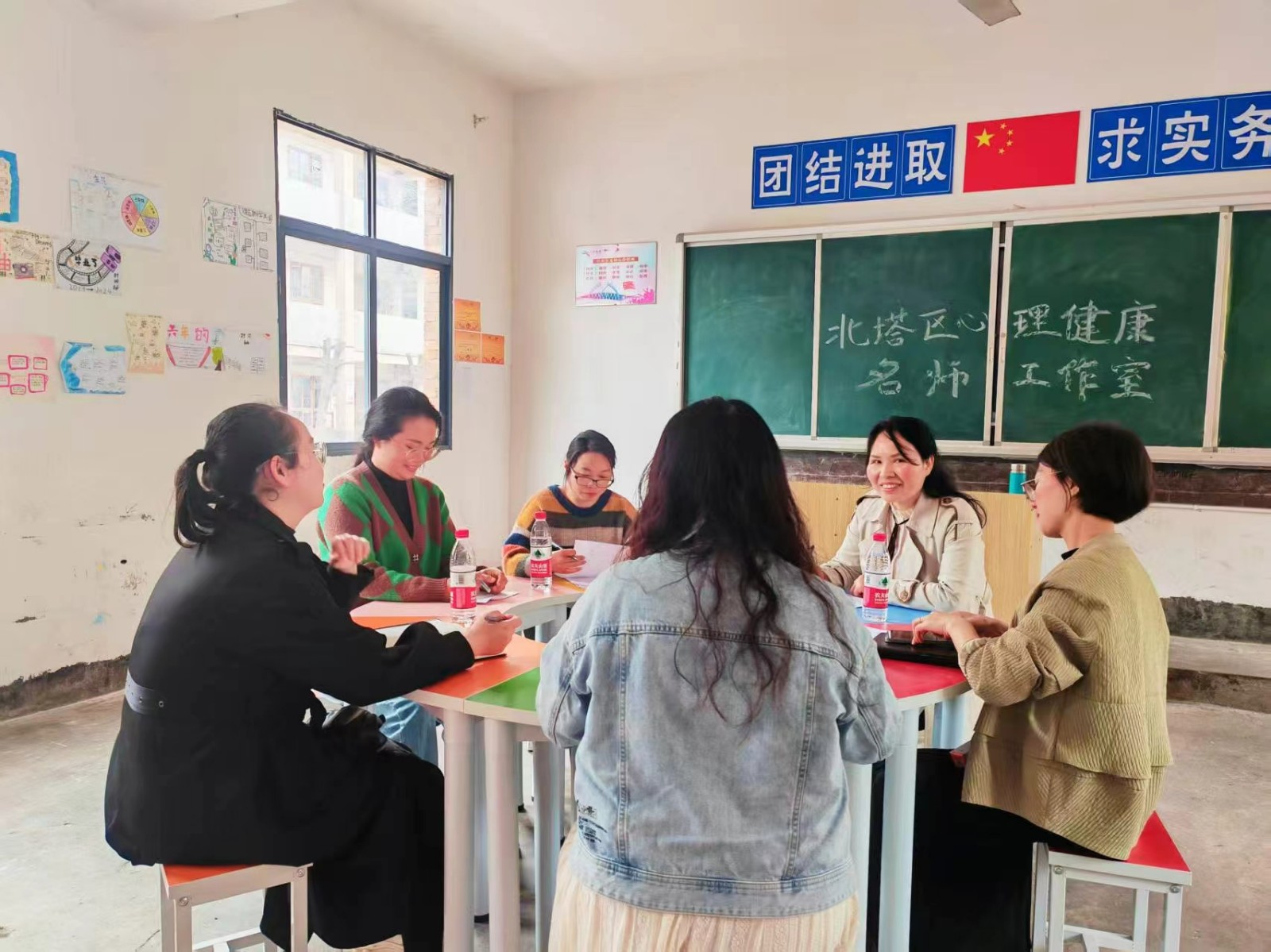 “研心育綱要，護成長之路”