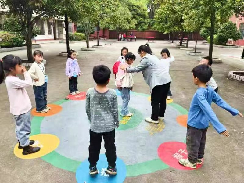 “陽光校園 活力課間”創(chuàng)新開展多彩課間活動紀(jì)實