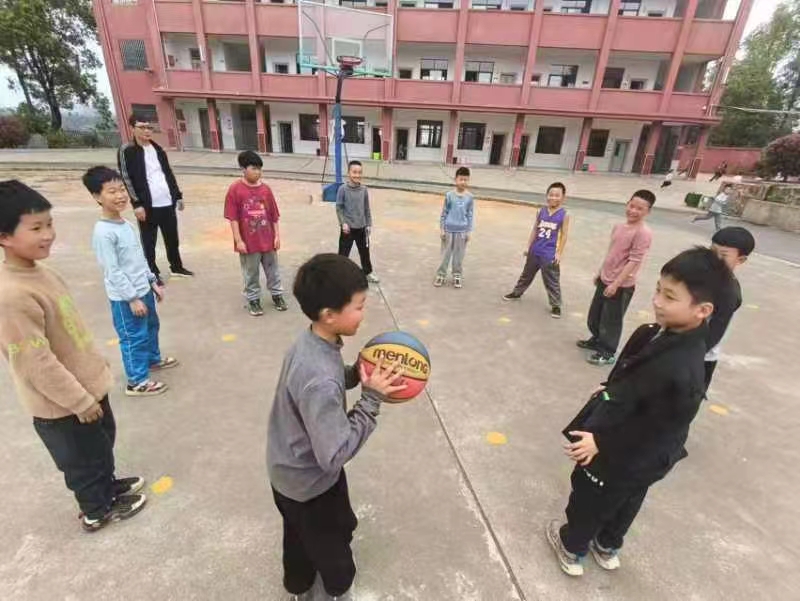 “陽光校園 活力課間”創(chuàng)新開展多彩課間活動紀(jì)實