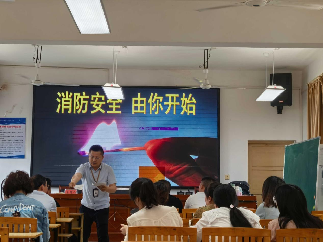 開展消防演練，筑牢校園安全