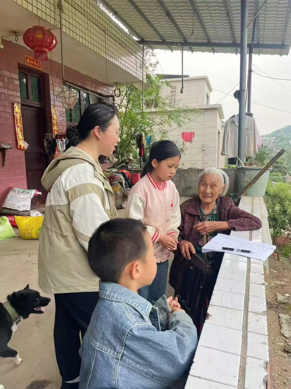 暖心家訪護(hù)成長，家園聯(lián)動保平安