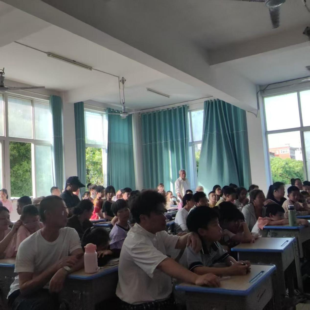 藕塘小學(xué)：“防溺水·利劍護(hù)蕾”安全主題教育家長(zhǎng)會(huì)召開(kāi)