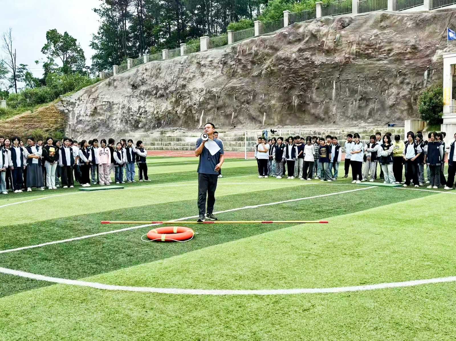 筑牢生命防線   共護夏季安全